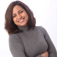 Amanda Pires's Instagram, Twitter & Facebook