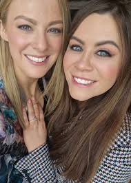 Jill Deering's Instagram, Twitter & Facebook