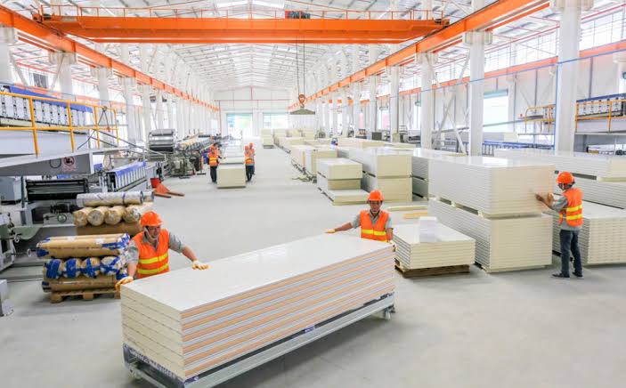 Panel EPS Và Panel PU Khác Nhau Như Thế Nào? So Sánh Chi Tiết A-Z