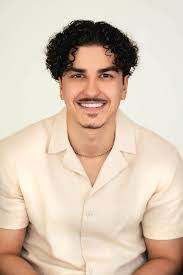 Lonnie Pappas's Instagram, Twitter & Facebook