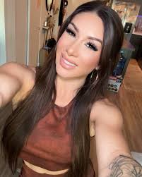 Ashley Caligiuri's Instagram, Twitter & Facebook