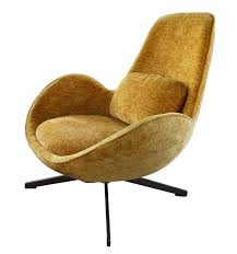 Les jambes sont en bois avec des chapeaux en laiton sur l'extrémité. Fauteuil Design Rotatif En Velours Moutarde