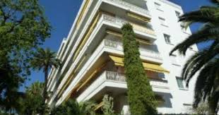 Studio Meuble A Louer Dans Un Immeuble De Standing A Nice Http Www Century21lafagetransactions Com Trouver Logement Immobilier Locatif Studio Meuble Immeuble