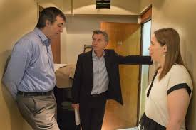 550,936 likes · 8,733 talking about this. Modo Salida Esteban Bullrich Llevandose Vasos De Whisky Del Congreso Y Funcionarios Pro Buscando Trabajo Poltica Argentina