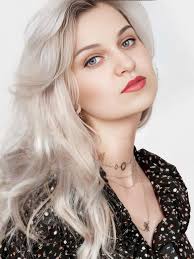 The Kids signing the "CDTV Autograph Wall" ✍️