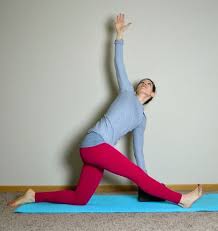 Best 5 It Band Stretches For Runners Based On Yoga Poses It Band Stretches Stretches For Runners Yoga For Runners