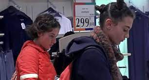 Between fantasies, phobias, uncertainties and beliefs, how to react? Du Poil Sous Les Roses 2000 Jean Julien Chervier Agnes Obadia Julie Durand Alexis Roucout Alice Houri Comedy Rarefilm