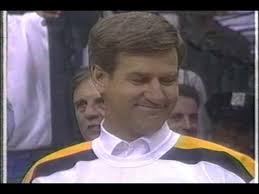 Bobby Orr introduced to standing ovation at Maple Leaf Gardens Toronto 1976  Canada Cup Canada-Sweden