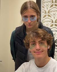 Getting smort 🥸🤓 ft. CHONKY squirrels