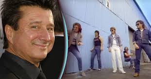 The Reason Steve Perry Decided To Leave His Journey Band Members