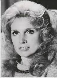 1931 Edith Stevenson offre le Portrait du Maréchal Foch estimé à 25  millions fr