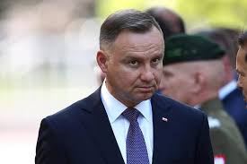 Before becoming president, duda was a member of the polish lower house of parliament from 2011 to 2014 and served as an mep from 2014 to 2015.duda was the presidential candidate for the law and justice. Pilne Andrzej Duda Jednak Podpisal Konczy Sie Epoka Super Express Wiadomosci Polityka Sport