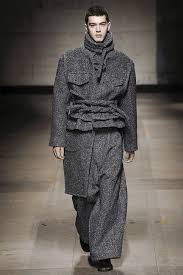Véritable must have des garde robes canines pour cet hiver 2017 : Men S Fashion Week Fall 2017 Review Vogue Arabia