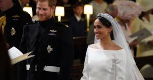 Meghan markle and prince harry just got married, and the center of attention has, predictably, been on the gorgeous givenchy gown meghan chose. Apparently This Is The Reason Why Meghan Markle S Wedding Dress Didn T Fit Properly Her Ie