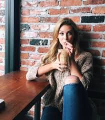 If We Do Photos In A Cafe A Pose Similar To This Also Love The Outfit The Brick Instagram Pose Fall Photoshoot Instagram Inspiration