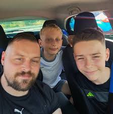 Hi. Sorry if this isn't allowed. Is there any jobs in the area, looking for  a chambe after 15 years working in retail, open to going to a different  retailer depending on