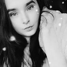 Jade Galloway's Instagram, Twitter & Facebook