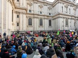 We are people from all over the netherlands and of all ages who are deeply concerned about the climate and ecological crises. Extinction Rebellion Das Sind Die Klimaschutzer Die Strassen Blockieren