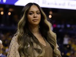 Sometimes the internet is an amazing place. Nicole Curran Reveals What She Said To Jay Z And Beyonce