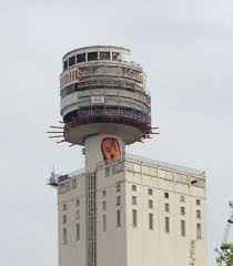 Eve images‏ @eve_images 8 июн. Fruher War Mehr Schildkrotensuppe Zur Kritik Am Neuen Henninger Turm Ursula Auf Der Heide