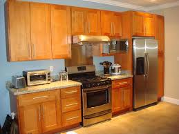 1r honey maple shaker 908 kitchen cabinets