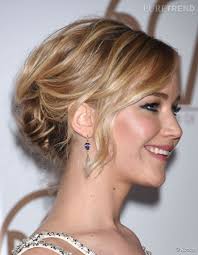 Invitee A Un Mariage 5 Idees De Coiffures Pour Cheveux Courts Coiffure Mariage Cheveux Courts Coiffure Invitee Mariage Chignon Cheveux Court