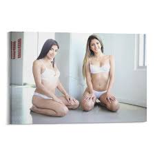 Amazon.com: Póster sexy de Hot Girl Poster de Sophia Leone Boobs Poster  Póster de Estrella Porno Pósters Lienzo Arte de Pared Póster para  Habitación Estética y Decoración 5 Pósters de Pintura en