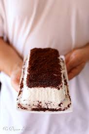 Gateau Glace Vanille Chocolat Facon Stracciatella Sans Sorbetiere Facon Stracciatella Sorbetiere In 2020 Delicious Deserts Desserts Food