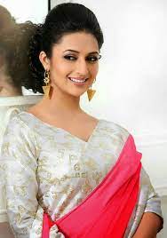 Divyanka Tripathi Headband Hairstyles Indian Bun Hairstyles Medium Hair Styles