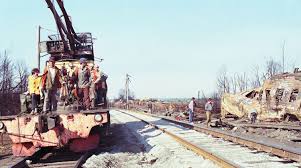 В ночь на 4 июня 1989 года в результате мощного объемного взрыва газа заживо сгорели сотни пассажиров в ночь на 4 июня 1989 года произошла крупнейшая в отечественной истории. Vrachi Posedeli Za Etu Noch 30 Let Krupnejshej Katastrofe V Sssr Gazeta Ru Foto