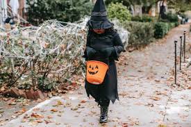 The audience sees lady macbeth's willingness to manipulate macbeth in act 1, scene 5, after she receives his letter and when he returns home. 5 Best Macbeth Witches Quotes With Meaning By Kidadl