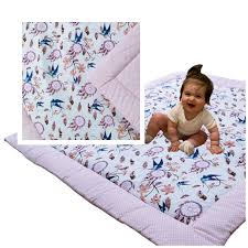 Träumeland bietet eine große auswahl an 4 jahreszeiten bettdecken, sommerdecken und daunendecken. Krabbeldecke Decke Baby Spieldecke Babydecke Kinderdecke Patchwork 115x115cm Ebay