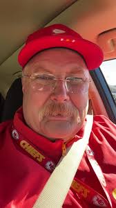 Eric Stonestreet Chiefs Randy Reed