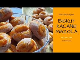 Hanya memerlukan 7 bahan untuk membuatnya, yang penting ada kacang. Biskut Kacang Mazola Mazola Peanut Cookies Youtube
