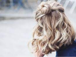 Anche i capelli lunghi possono diventare glam con l'acconciatura giusta. Acconciature Capelli Mossi Fai Da Te I Consigli Donnemagazine It