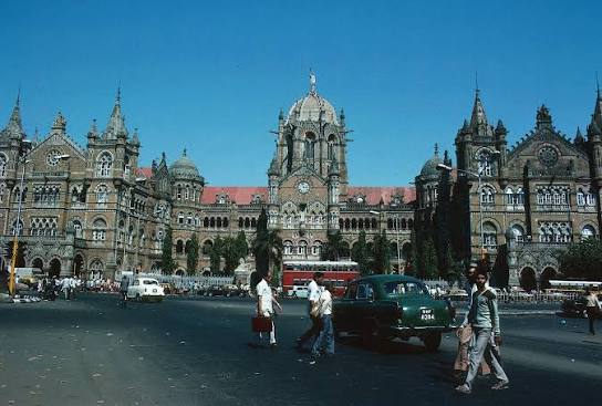 Mumbai street scene, 1960s #OldMumbai