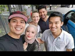 Fadza anuar atau nama lengkapnya fadzarudin shah anuar merupakan suami kepada pengasas fashionvaley.com iaitu vivy yusof. Congrats Fadza Dapat Madu Ambil Foto Bersama Awal Ashaari Vivy Yusof Tertukar Suami Khalifah Media
