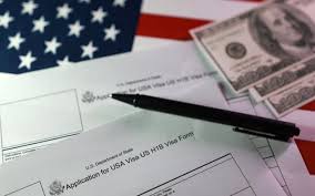 米就労ビザ「H-1B」厳格化で人材不足危機？日本企業への影響は？ - Imagen principal del artículo