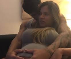 Ana paula siebert é fã das peças. Rodrigao Mostra O Barrigao De Gravida De Adriana Sant Anna Em Foto