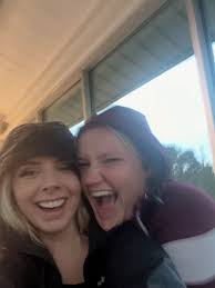 Chloe Bates (@chloe.i.bates) • Instagram photos and videos