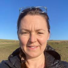 Emily Linton (@emilyvlinton)