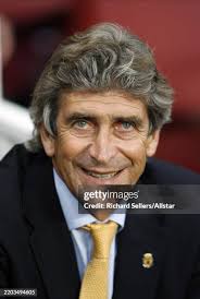 Paul Beesley of Leeds United and Michael Branch of Everton challenge...  News Photo