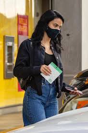 55 кг, параметры фигуры (тела): Camila Mendes Gets Her Hair Done At A Salon Before Running A Few Errands With Grayson Vaughn In Studio City California 030121 10