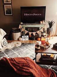 20 Astonishing Home Decoration Ideas For This Fall Trenduhome Fall Room Decor Fall Bedroom Fall Halloween Decor