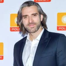 Urodził się 22 grudnia 1978 roku, a więc ma 41 lat. Maciej Dowbor Jego Zamilowanie Do Sportu Skonczylo Sie Reanimacja Ciekawostki Maxxx News Rmf Maxxx