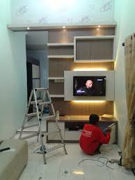 Malaysia ruang tamu kontemporer kabinet tv tinggi dengan pintu & rak unit dinding 201. Jasa Interior Ruang Tamu Kediri Nganjuk Blitar Tulungagung Interior Minimalis Jasa Interior Ruang Tamu Kediri Blitar Desain Kamar Eksterior Rumah Modern Rumah