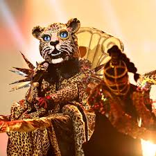 Um dieses kostüm rankten sich von beginn der staffel an mythen und gerüchte. The Masked Singer Prosieben Leopard Tritt Nur Im Sitzen Auf Aus Diesem Grund Promi Show