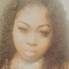 Tabatha Holmes's Instagram, Twitter & Facebook