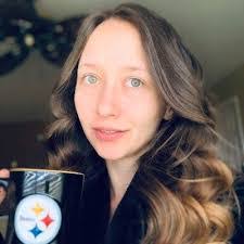 Tia Bowman's Instagram, Twitter & Facebook