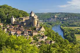 Frankrijk grenst aan de atlantische oceaan in het westen, het kanaal, belgië en luxemburg in het noorden, duitsland, zwitserland en italië in het oosten en spanje, andorra. De 10 Leukste Bestemmingen In Zuid Frankrijk Zininfrankrijk Nl